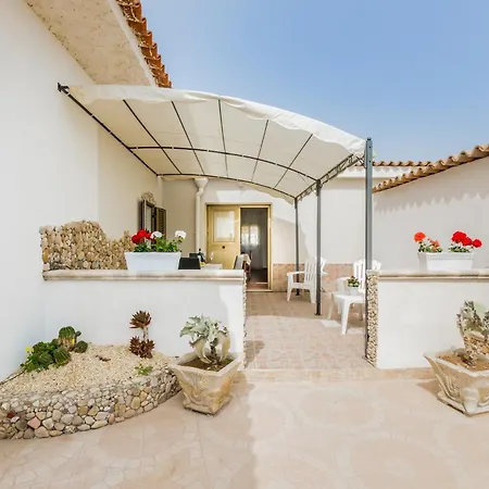 Miranda Near The Sandy Beach, Parking & Wifi Holiday home Avola