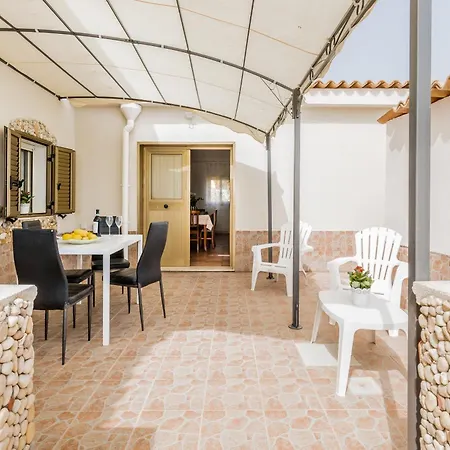 Miranda Near The Sandy Beach, Parking & Wifi Feriehus Avola